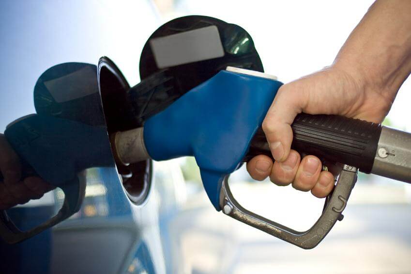 Fuel Saving Tips: Myths vs Reality (What Actually Works)